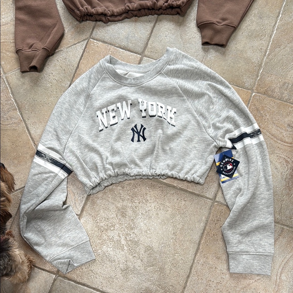 Genuine Merchandise Gray New York Sweater